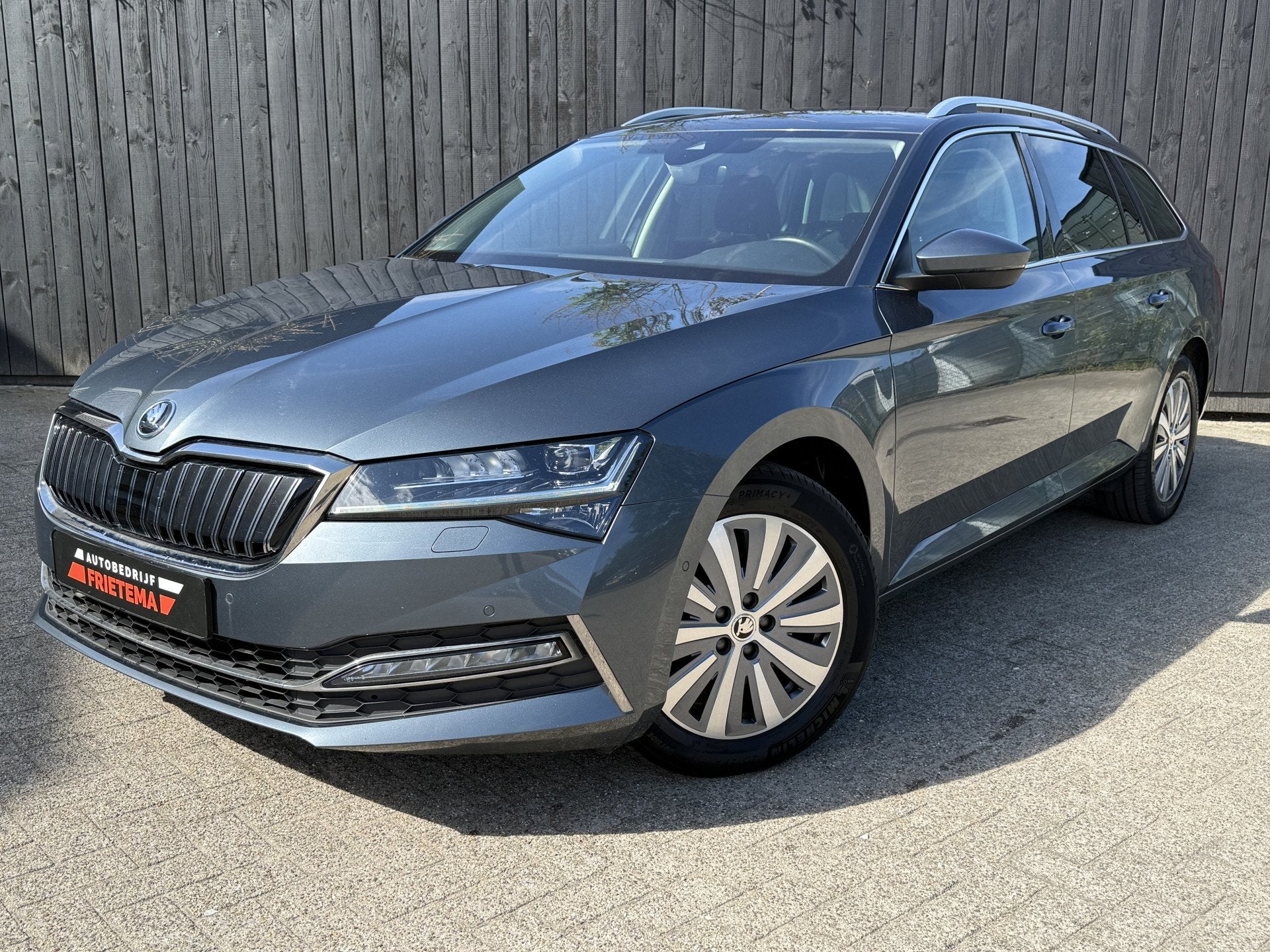 Skoda Superb Combi 1.4 TSI iV Business Edition Plus, Auto's, 12 maanden, Stof, Gebruikt, Zwart