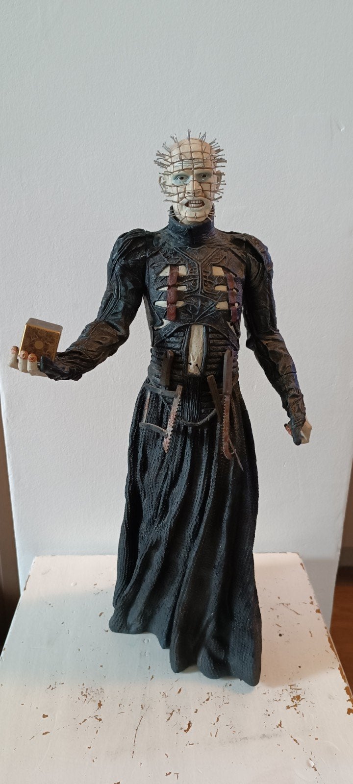 Neca Pinhead Hellraiser Figuur 46cm met geluid, Verzamelen, Ophalen of Verzenden, Zo goed als nieuw