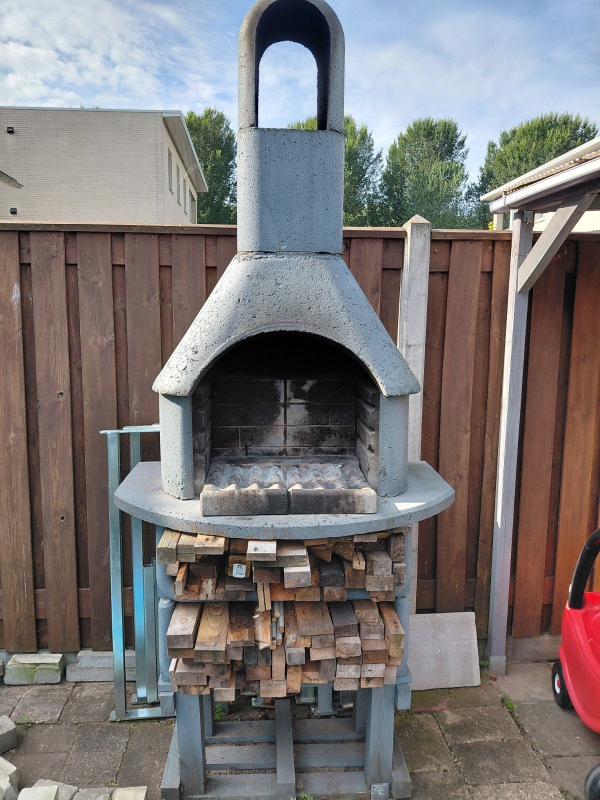 Betonnen buitenhaard / barbecue, Ophalen, Gebruikt
