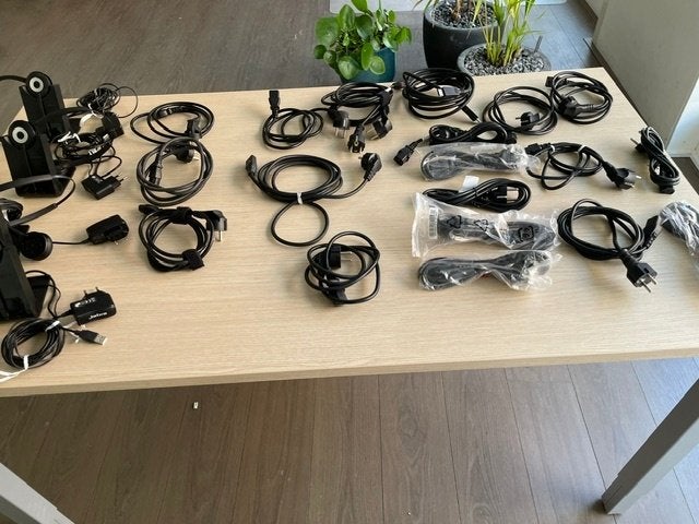 computerkabels/monitoren, Ophalen, Gebruikt
