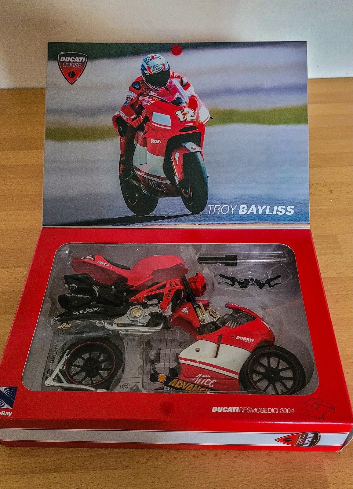 Ducati model kit 2004, Ophalen of Verzenden, Groter dan 1:32, Overige merken