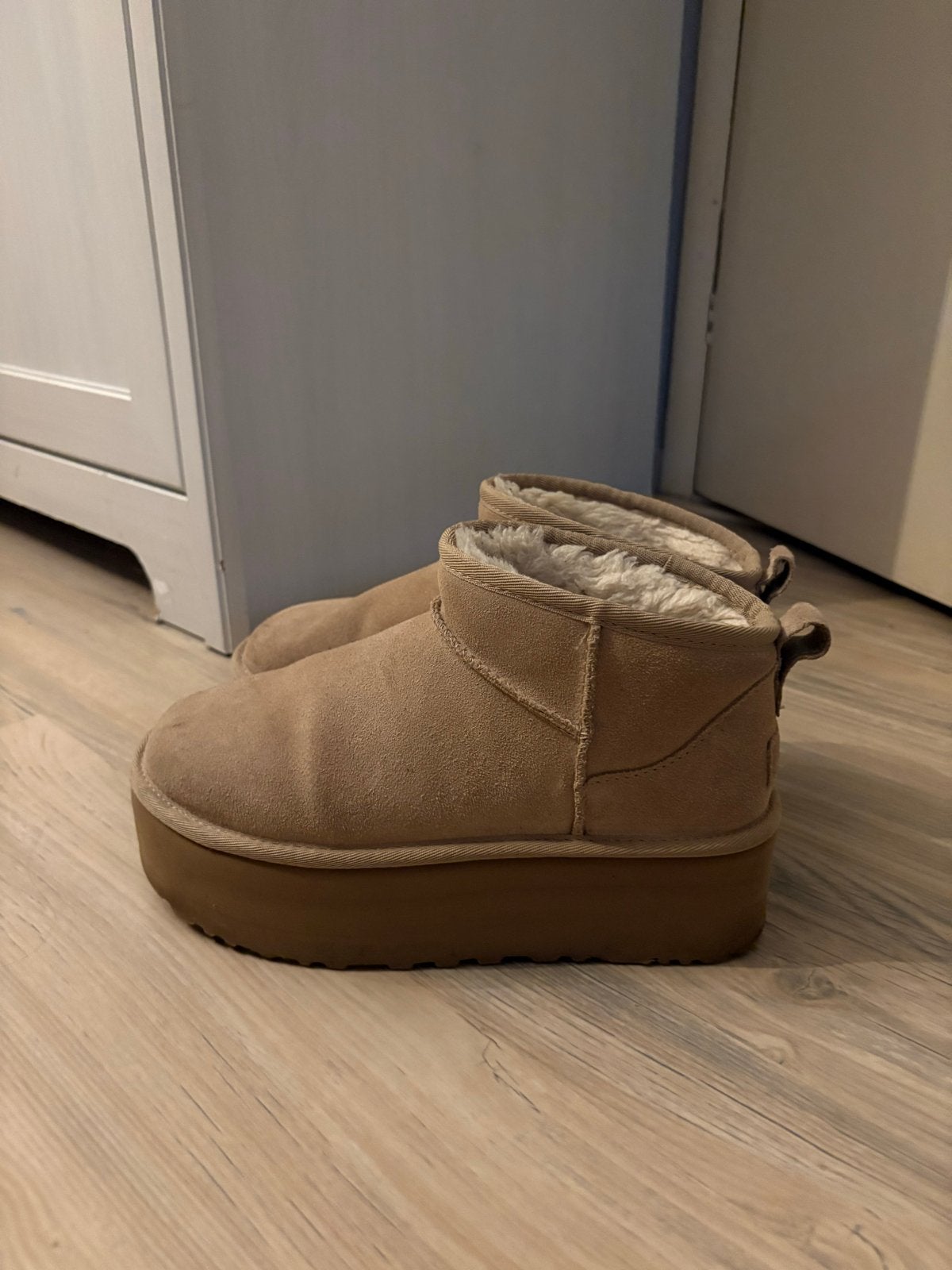 Uggs platform mini beige maat 38, Kleding | Dames, Schoenen, Verzenden, Beige, Lage of Enkellaarzen, Gedragen