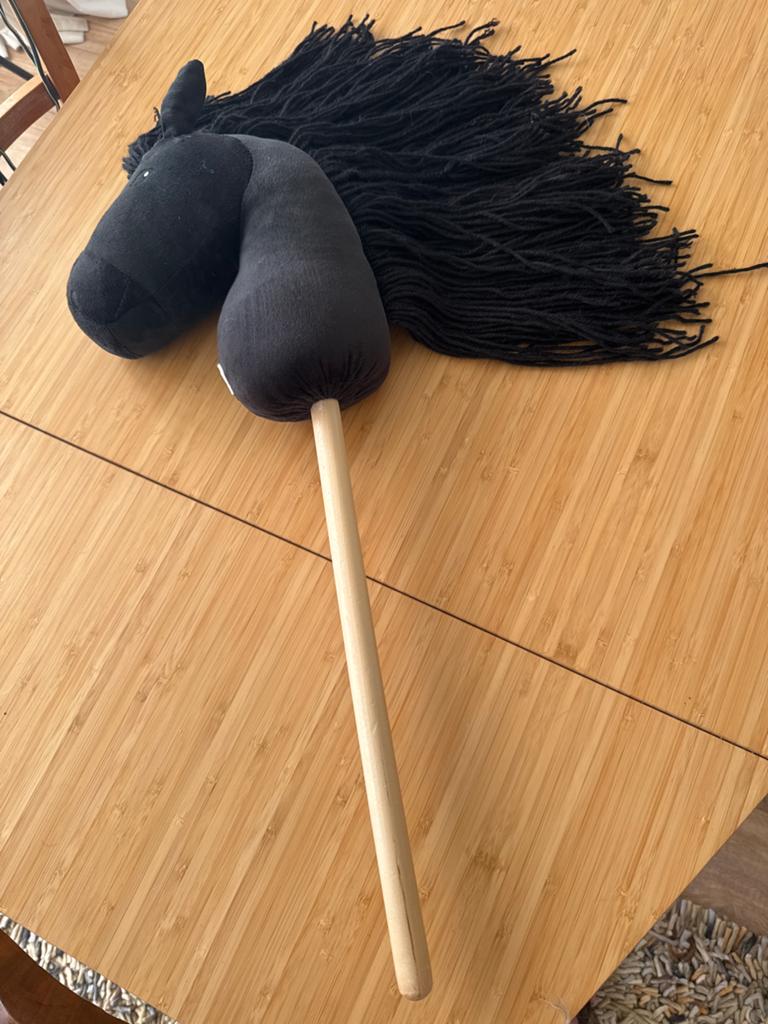 Zwart stokpaard met manen, Ophalen of Verzenden, Gebruikt, Jongen of Meisje