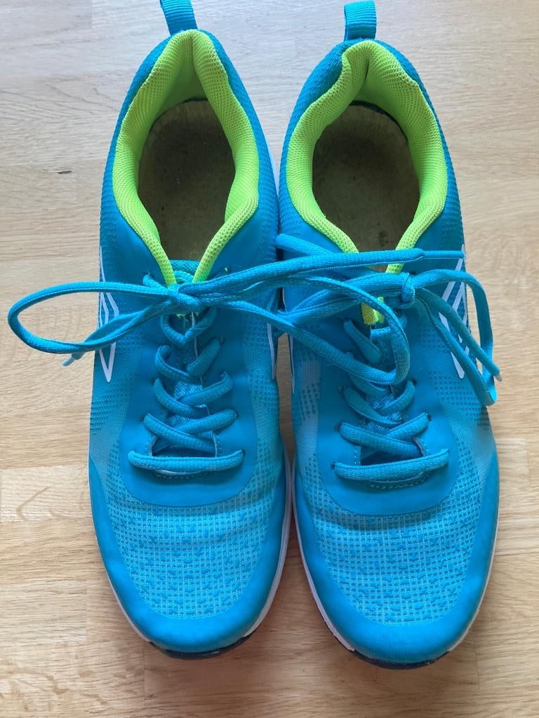 Umbro sportschoenen dames maat 39 of 5 1/2 wijdte H, Blauw, Umbro, Ophalen of Verzenden, Sneakers of Gympen