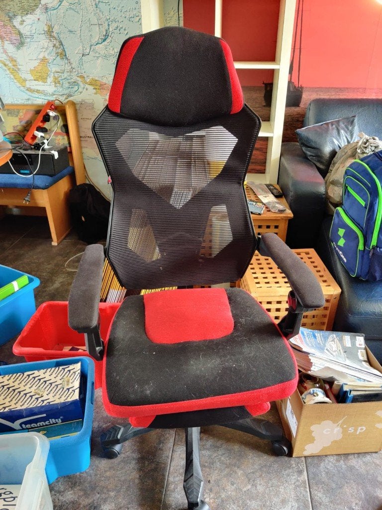 gaming stoel, Huis en Inrichting, Bureaustoelen, Ophalen, Gebruikt, Zwart, Bureaukruk