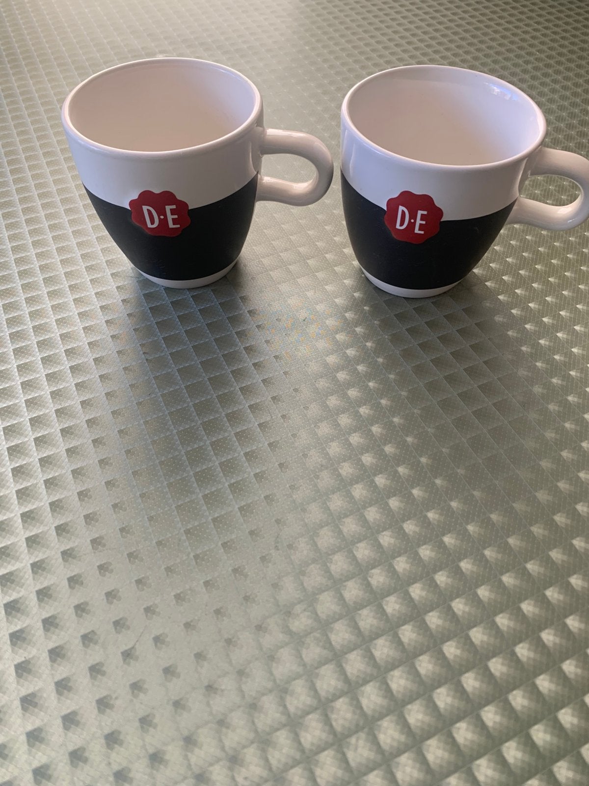 Douwe Egberts 2cappucino ,,krijt”,4 cappucino+3 lungo koppen, Huis en Inrichting, Ophalen of Verzenden, Zo goed als nieuw, Overige stijlen