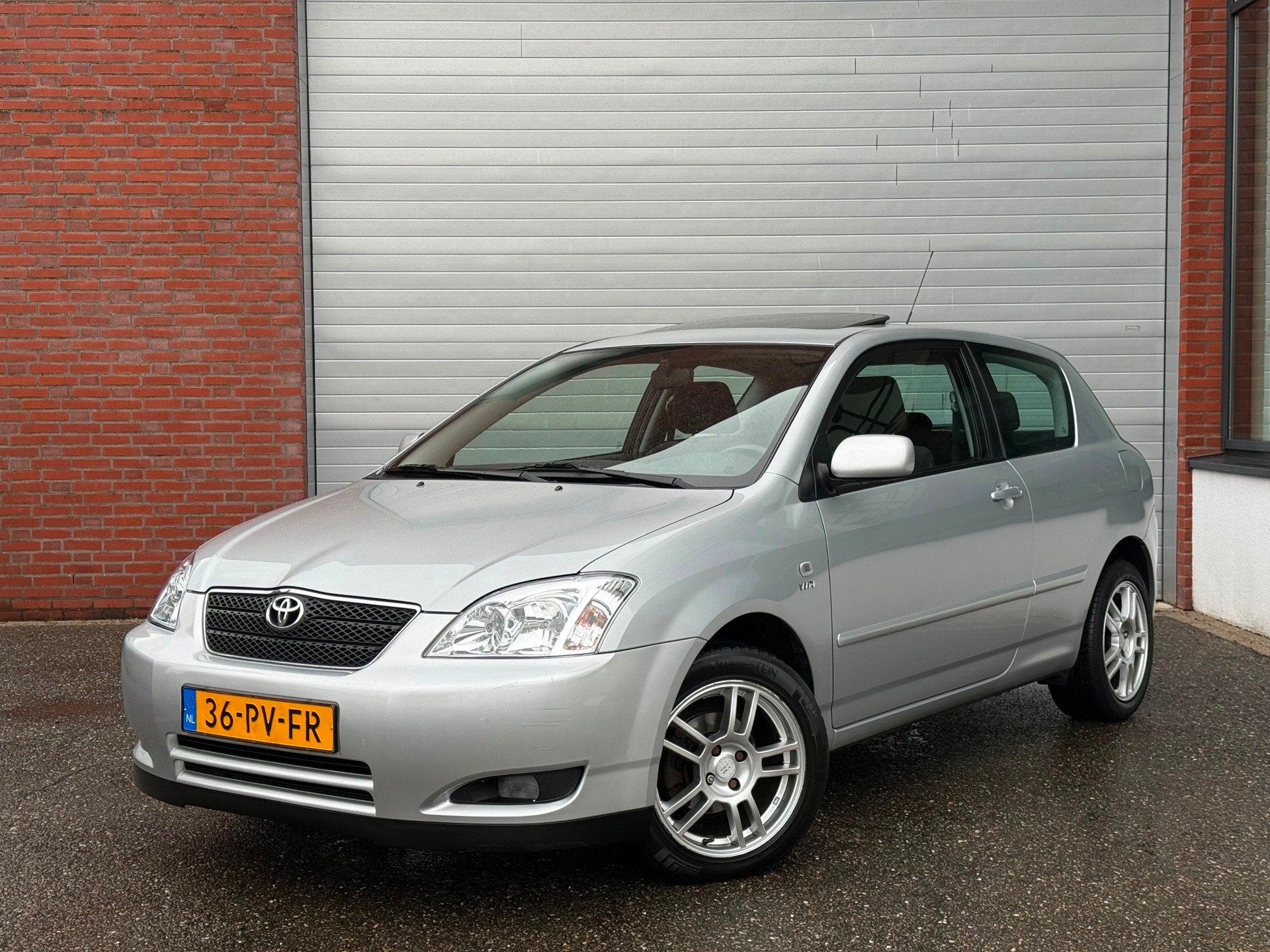 Toyota Corolla 1.6 VVT-i Linea Sol| NAP| AIRCO| OPEN DAK| NE, Auto's, Voorwielaandrijving, Zwart, 4 cilinders, Corolla