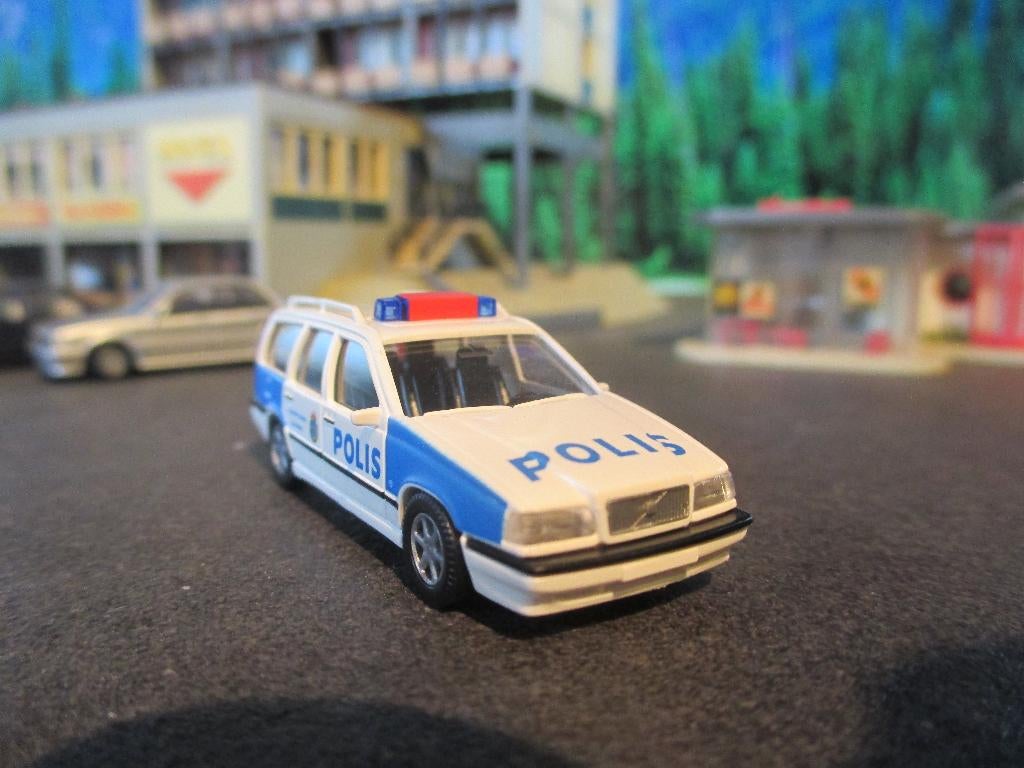 Volvo 850 Kombi - Wiking Polis Trafikpolisen Blekinge Zweden, Hobby en Vrije tijd, Modelauto's | 1:87, Ophalen of Verzenden, Gebruikt