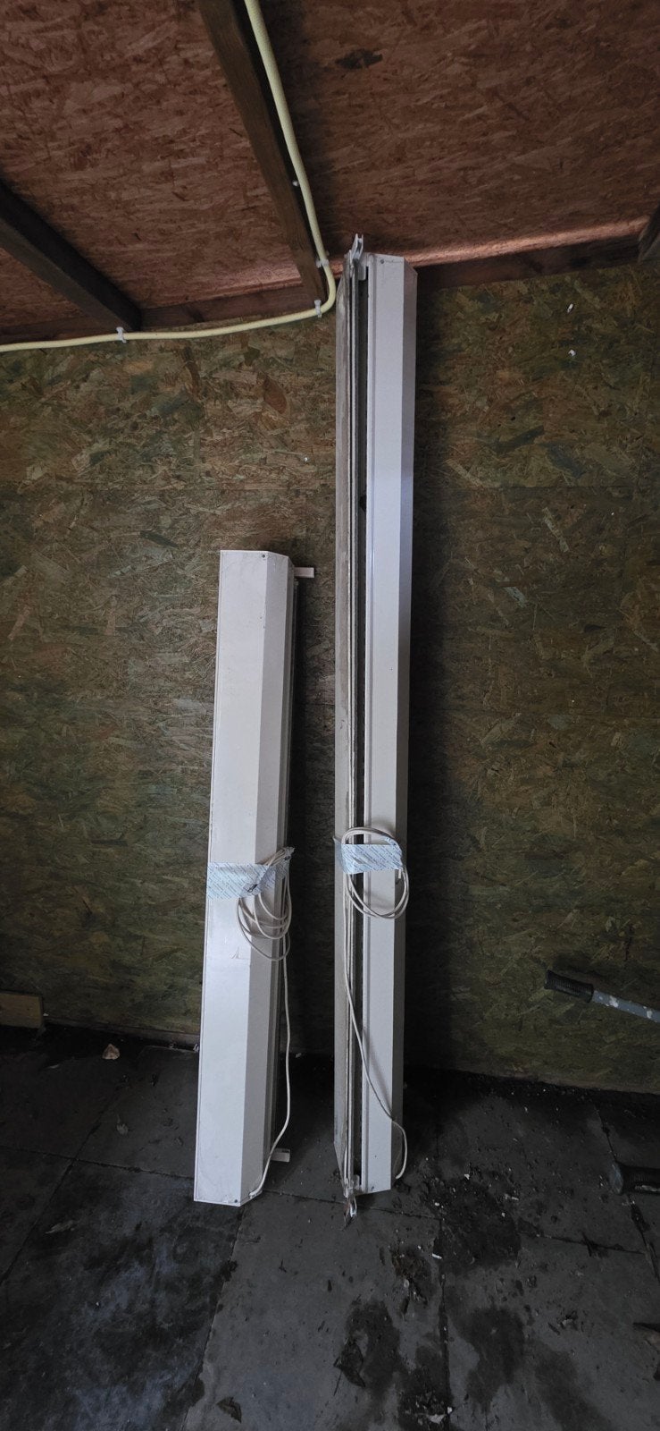 2 stuks rolluik gebruikt uit dakkapel Ral 9001, Ophalen, Gebruikt, 100 tot 150 cm, 150 tot 200 cm