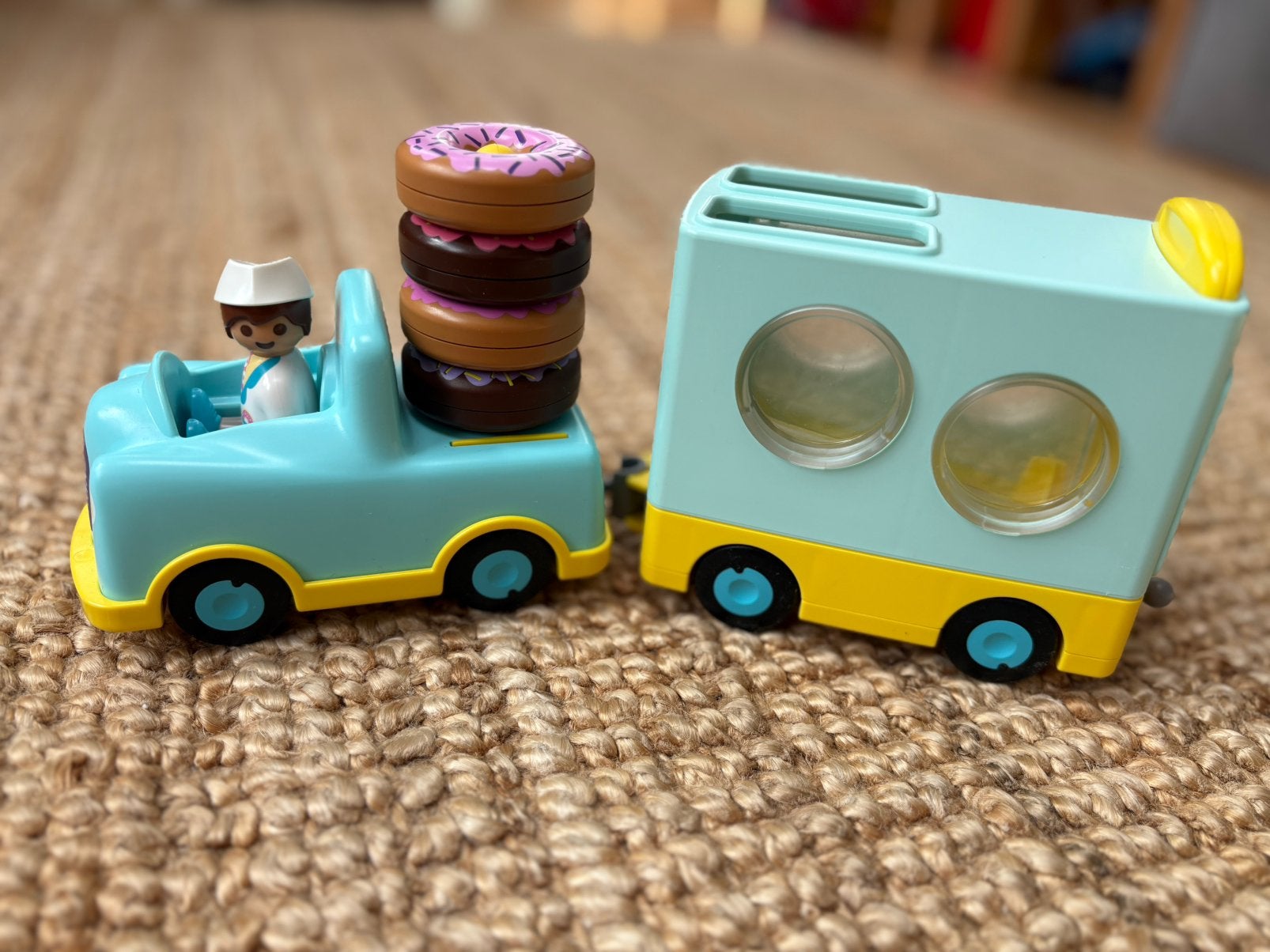 PLAYMOBIL JUNIOR Donut Truck (71702), Ophalen of Verzenden, Zo goed als nieuw