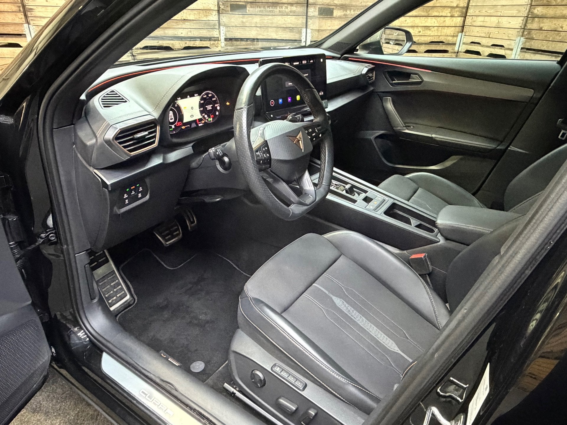 Cupra FORMENTOR VZ E-HYBRID 1.4 e 245 PK Pano camera clima a, Auto's, Dealer onderhouden, Gebruikt, 4 cilinders, Formentor