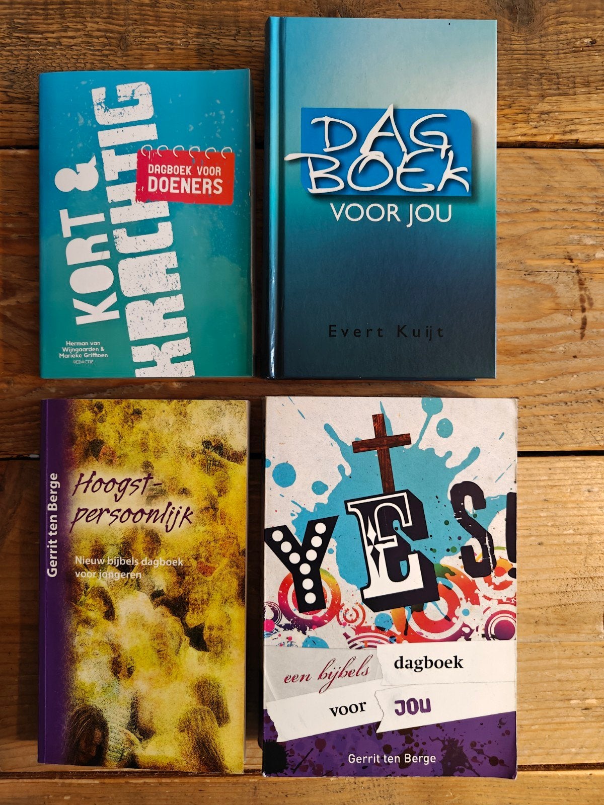 4 Bijbelse dagboeken voor jongeren., Ophalen of Verzenden, Zo goed als nieuw