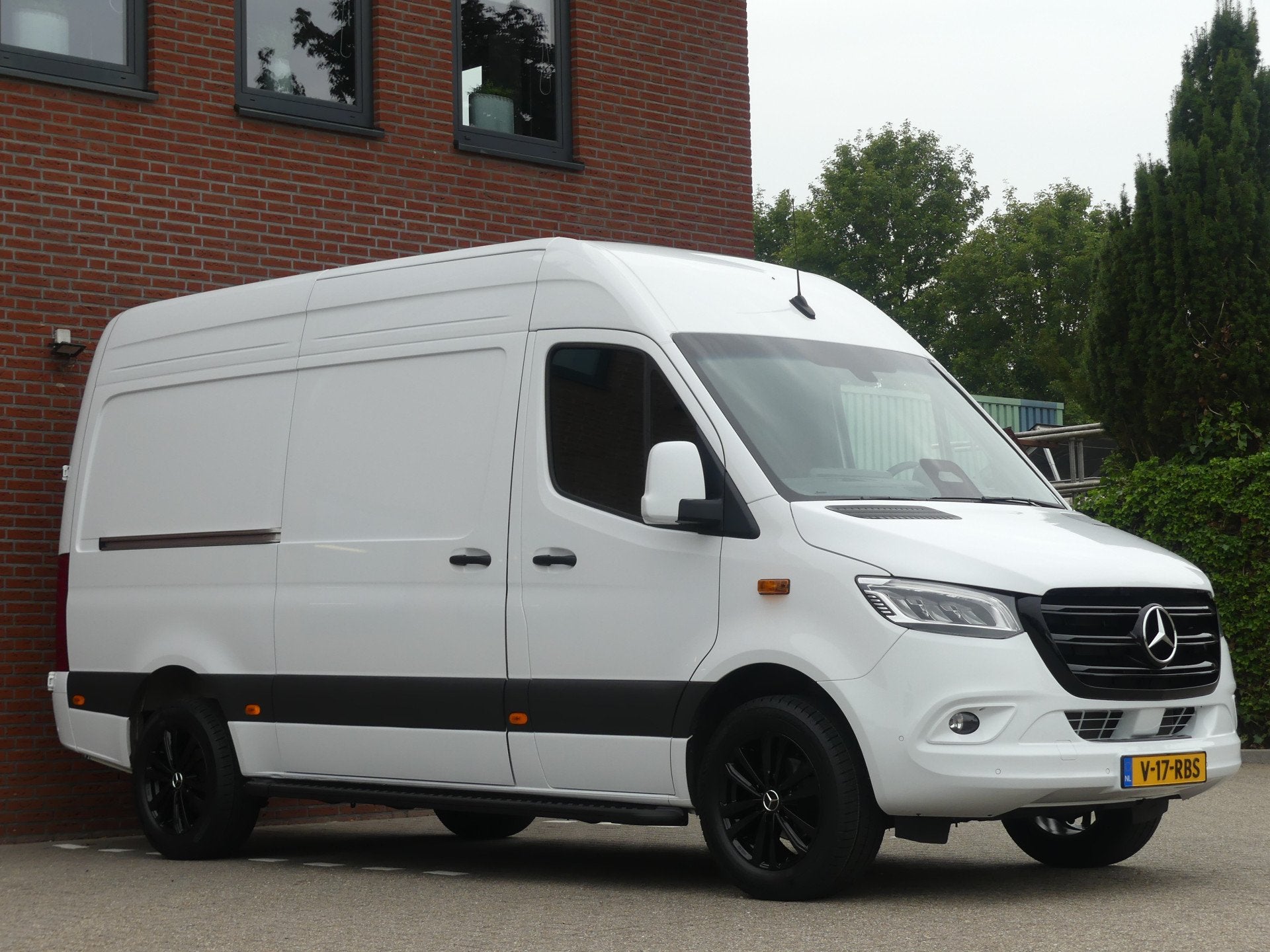 Foto 23 van Mercedes-Benz Sprinter 317 CDI L2H2 LED/Camera/Geveerde stoe