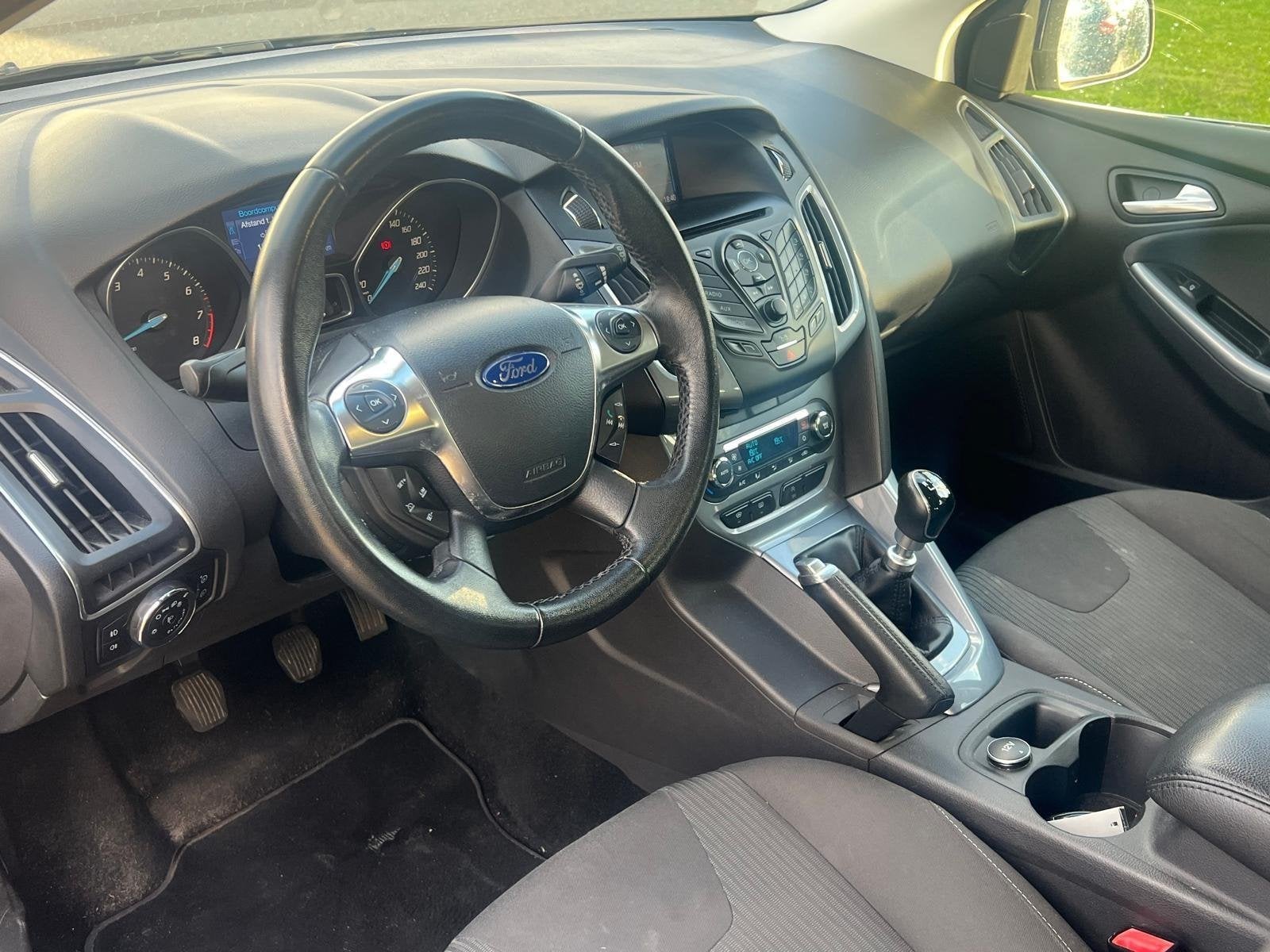Ford Focus Wagon 1.0 EcoBoost Titanium Clima Cruise Navi, Euro 5, Gebruikt, Zwart, Blauw