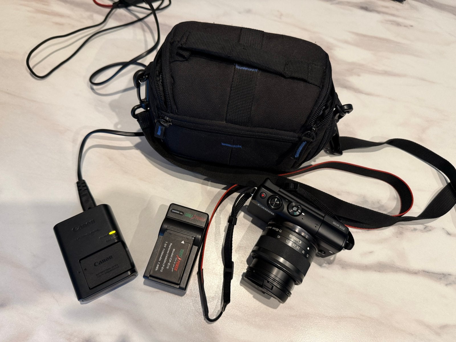 Canon EOS M100, Ophalen, Canon, Kantelbaar/draaibaar scherm, Zo goed als nieuw