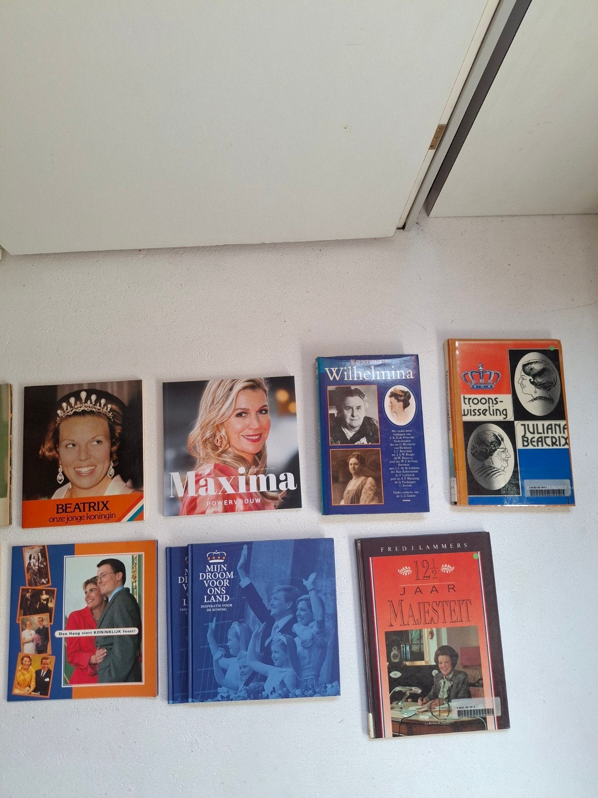 Koninklijkhuis Boeken over het Ned. Koningshuis 13 stuks, Ophalen of Verzenden, Tijdschrift of Boek