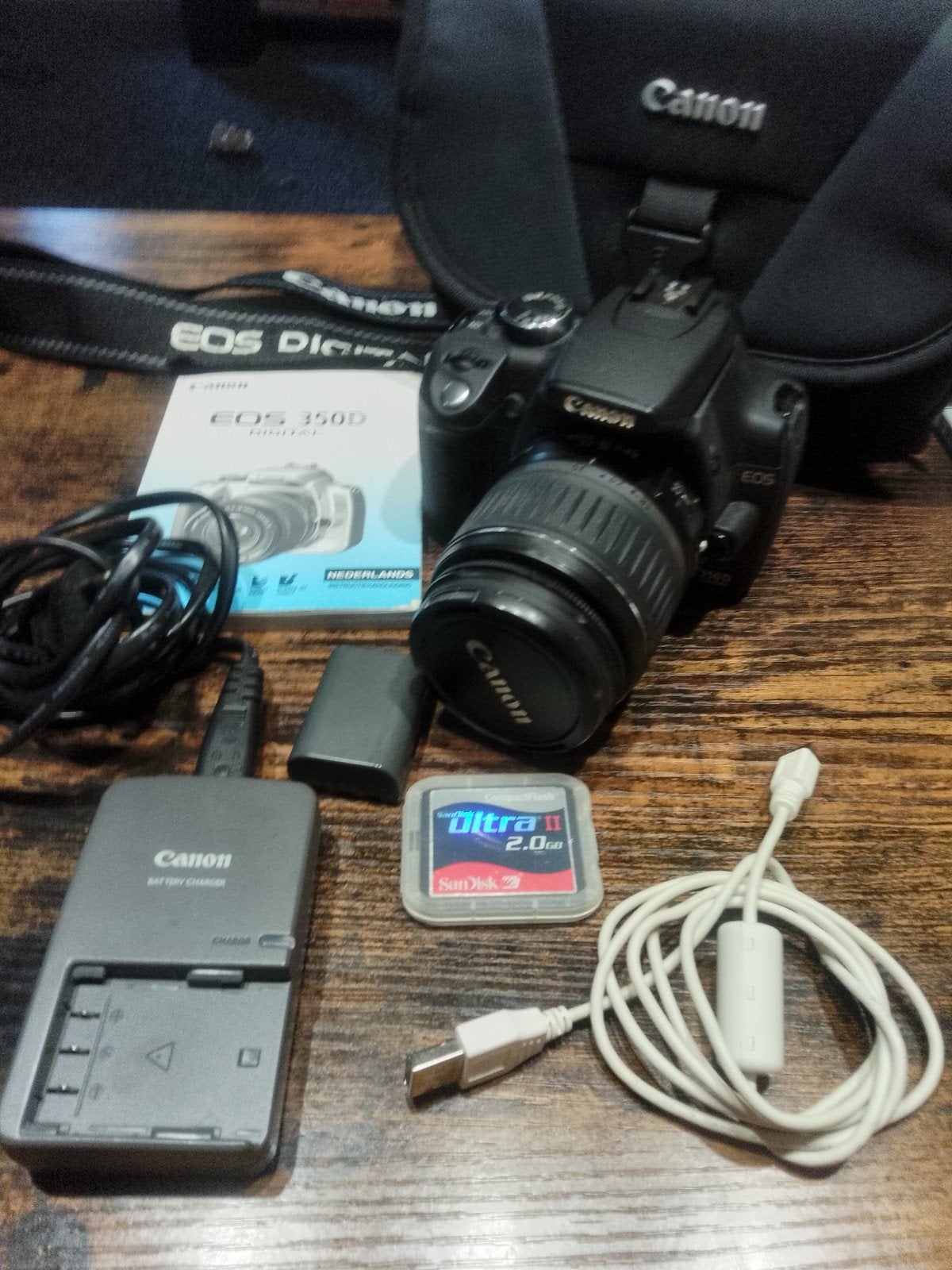 Canon EOS 350D Digital Camera met complete accessoireset, Ingebouwde flitser, Geheugenkaart, Gebruikt, Spiegelreflex