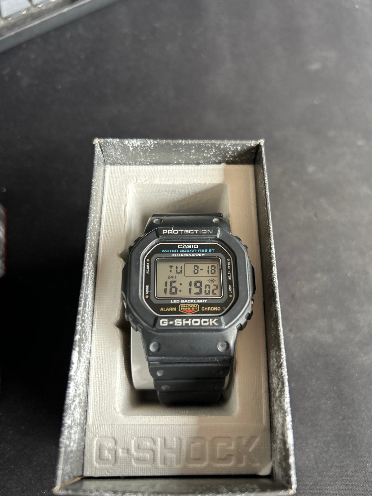 Casio G-Shock DW-5600UE-1ER - Zo goed als nieuw, Casio, Kunststof, Polshorloge, Ophalen of Verzenden