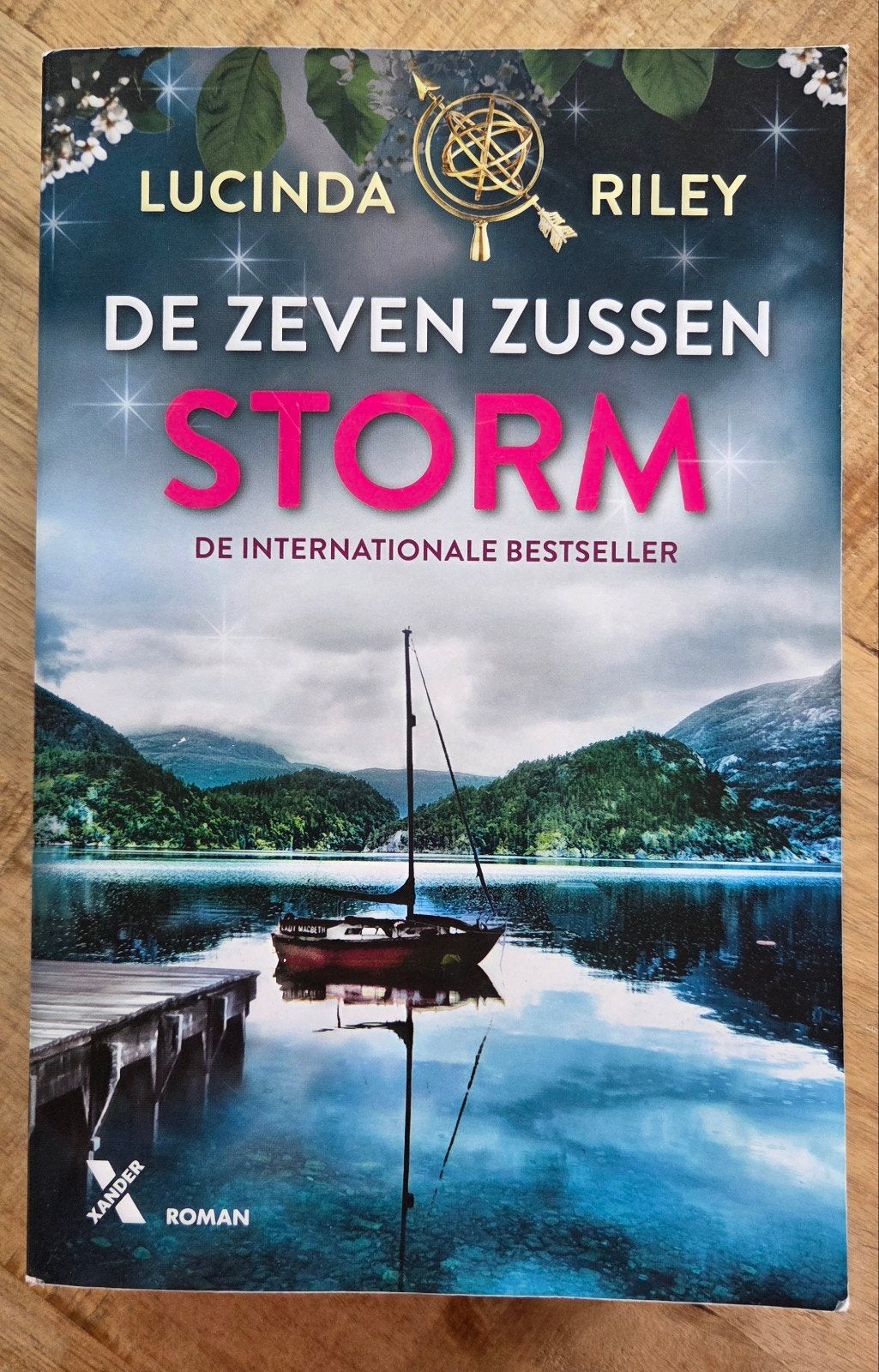 Lucinda Riley - Storm - De zeven zussen deel 2, Boeken, Ophalen of Verzenden, Zo goed als nieuw, Lucinda Riley