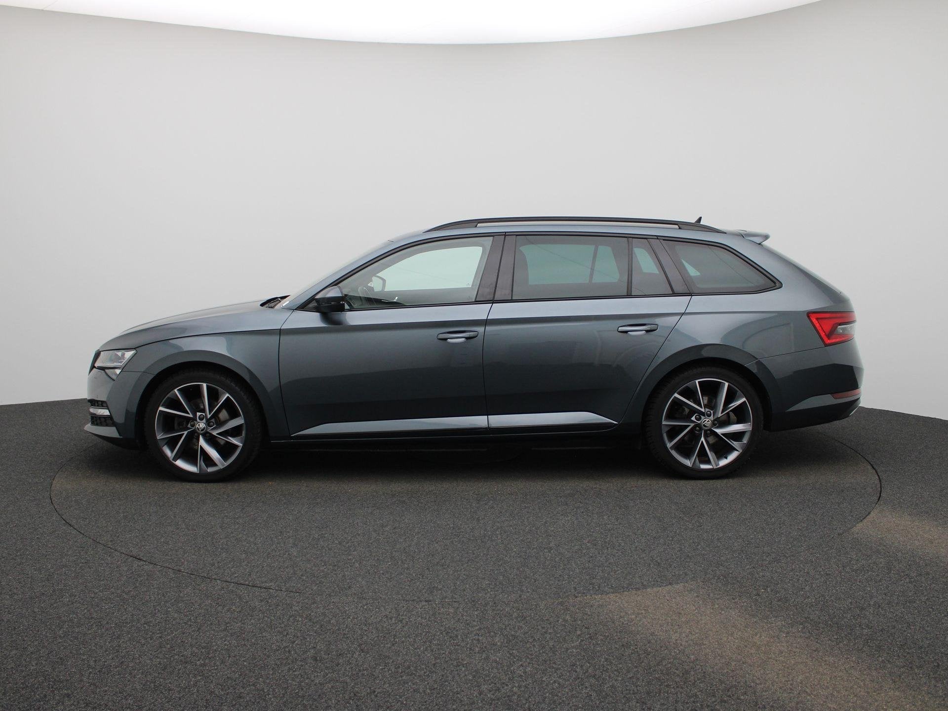 Skoda Superb Combi 1.4 TSI iV Sportline Business | Automaat, Auto's, Gebruikt, 4 cilinders, 13 kWh, 102 €/maand