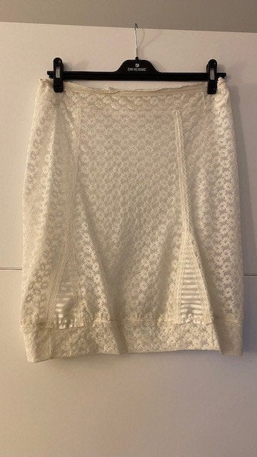 Witte onderrok met bloemen, Maat 38/40 (M), Wit, Ophalen of Verzenden, Zo goed als nieuw