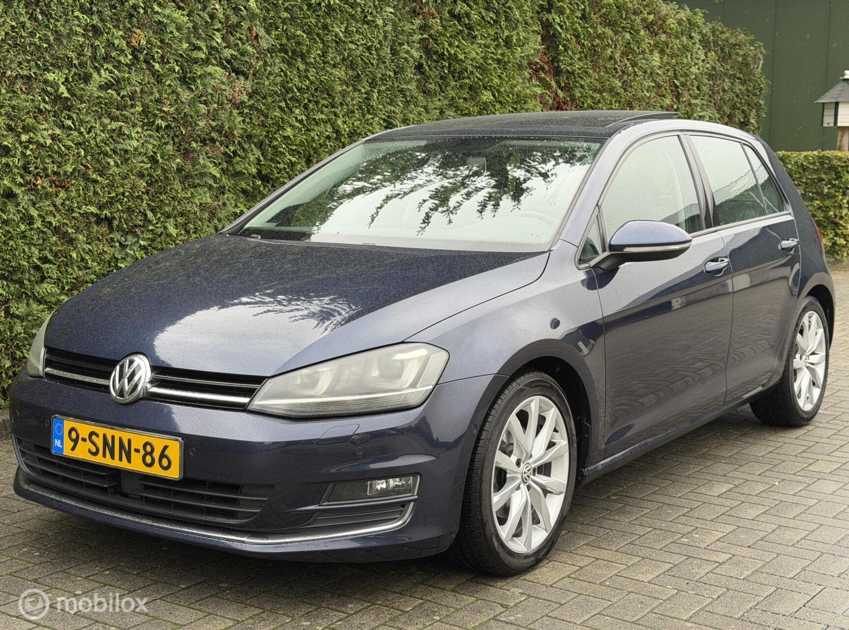 Volkswagen Golf 1.4 TSI ACT Highline Adaptieve Cruise Pano, Auto's, Gebruikt, Euro 6, 4 cilinders, Blauw