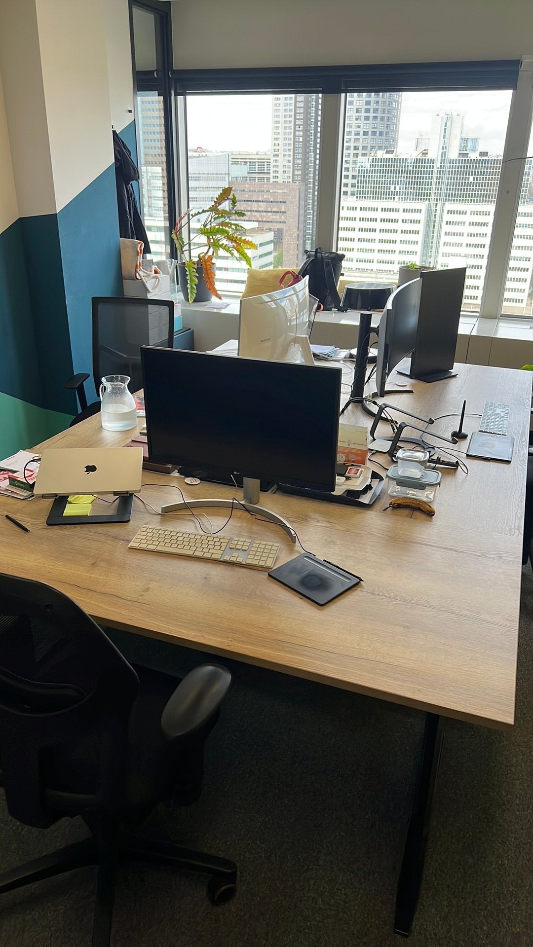Drie bureau’s, Ophalen, Zo goed als nieuw