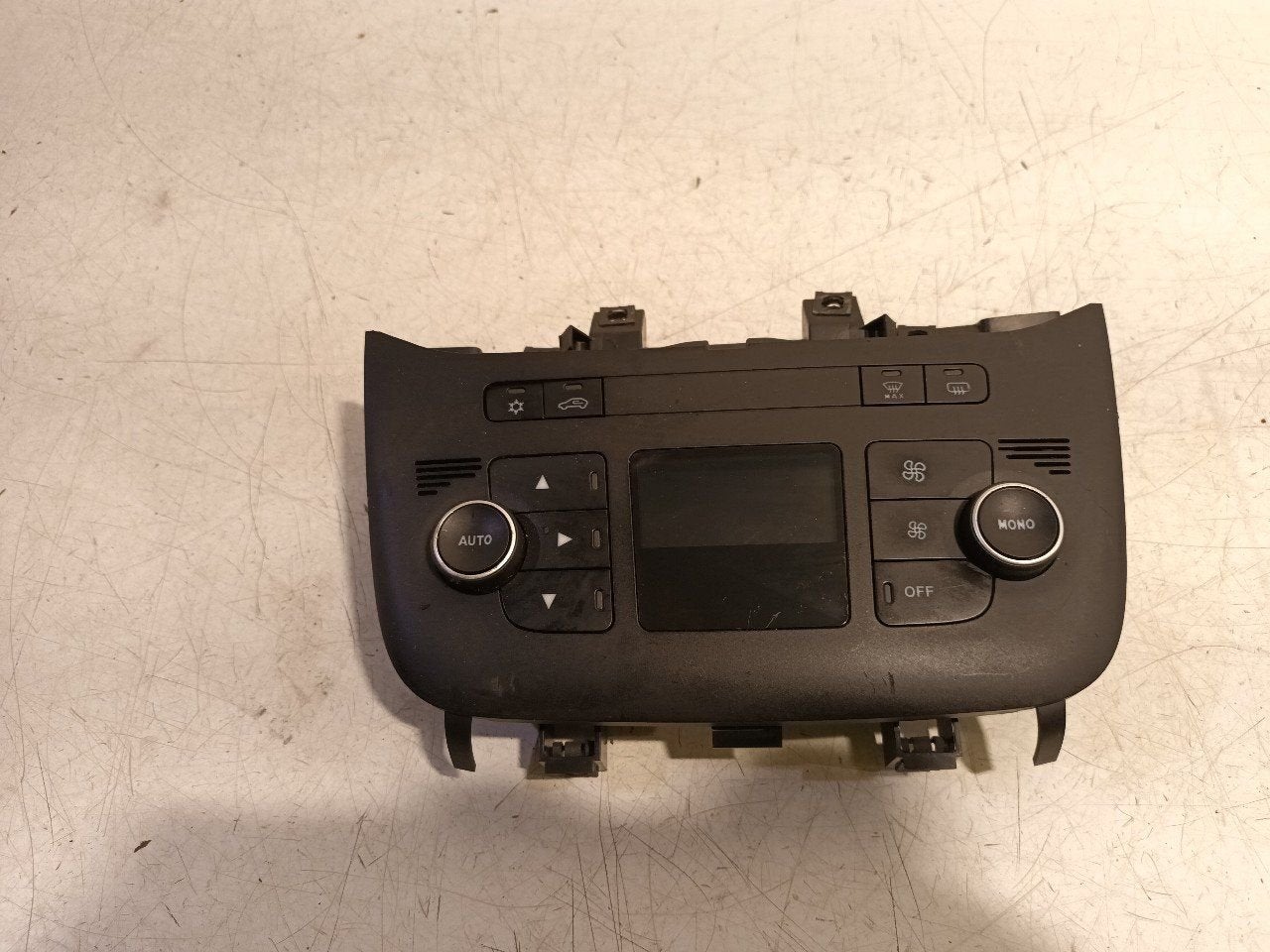 Bedieningspaneel kachel Fiat Punto, Auto-onderdelen, Onderdelen@venauto.nl, Van der Ven Autorecycling B.V., Gebruikt, Ettenseweg 76, 4706 PB Roosendaal, The Netherlands