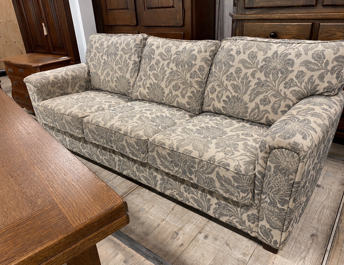 Comfortabele bank met bloemenpatroon, Ophalen, Gebruikt, Driepersoons, 75 tot 100 cm