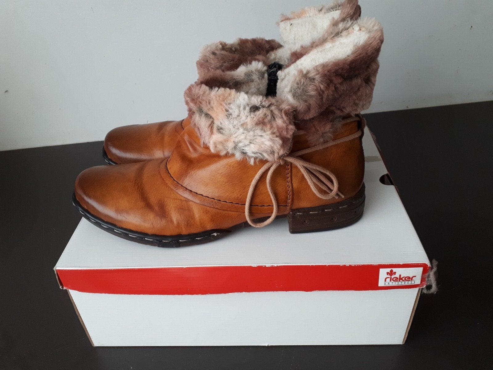 Rieker enkel laarzen cognac kleur maat 39, Kleding | Dames, Schoenen, Bruin, Lage of Enkellaarzen, Ophalen of Verzenden, Zo goed als nieuw
