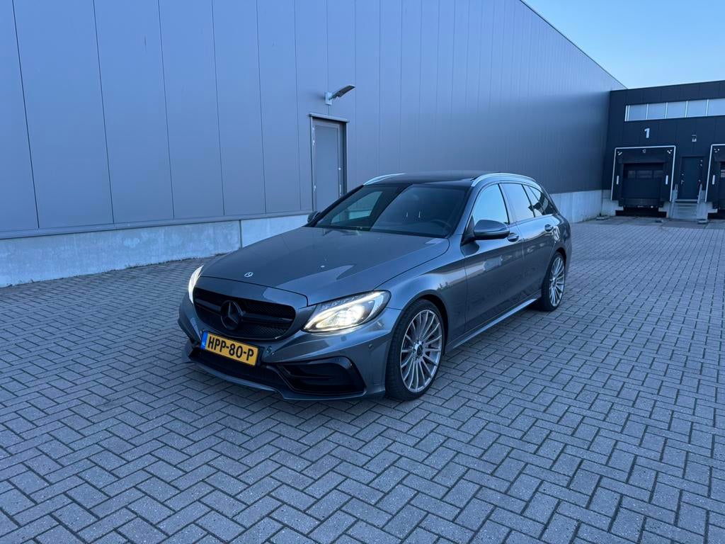 Mercedes-Benz C-Klasse AMG C350 e panoramadak !! Burmester, Auto's, Automaat, Achterwielaandrijving, 4 cilinders, Bi-Xenon koplampen