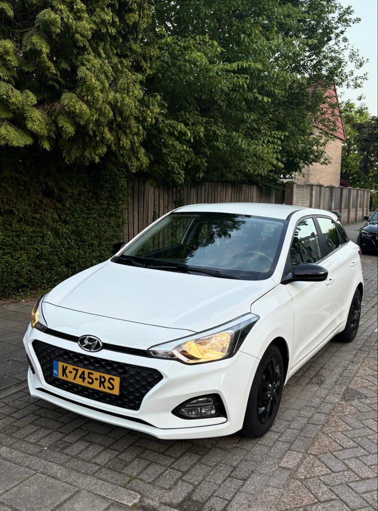 Hyundai i20 1.2 I 5-DRS 2018 Wit, Auto's, Hyundai, Particulier, i20, Airbags, Airconditioning, Alarm, Bluetooth, Centrale vergrendeling
