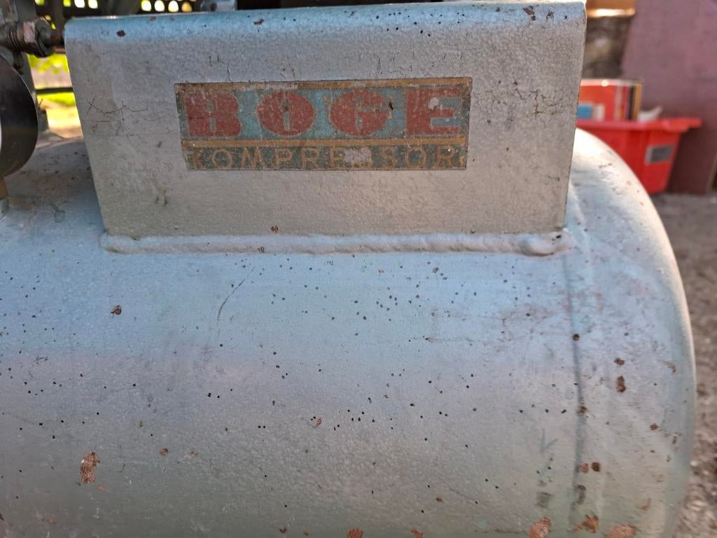 2 cylinder compressor ,   Boge ., Doe-het-zelf en Verbouw, Compressors, Gebruikt, 6 tot 10 bar, 25 tot 100 liter, Minder dan 200 liter/min