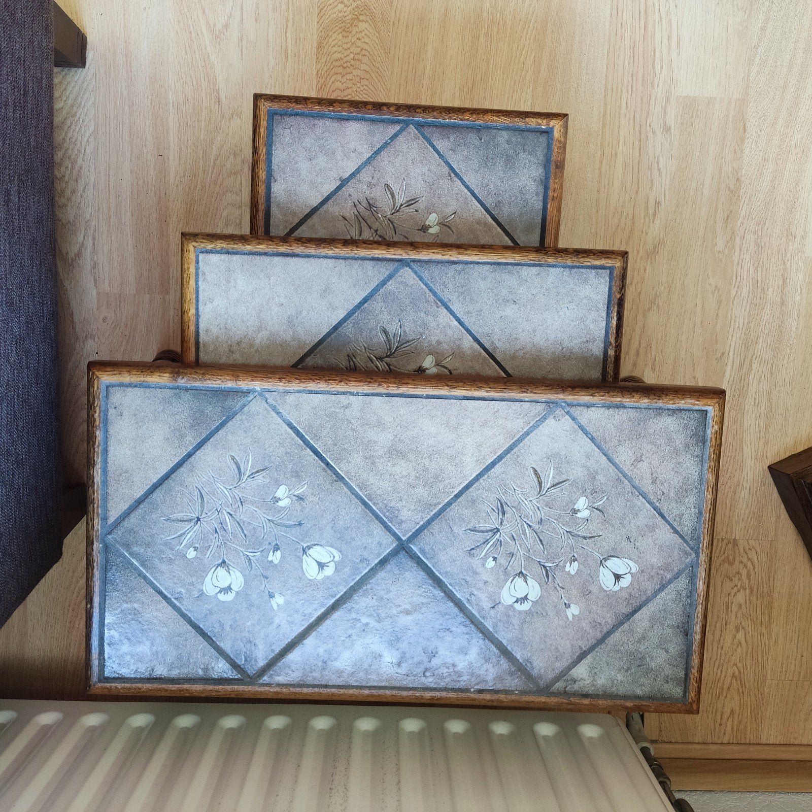 miniset eiken tafeltjes met een tegel op de bovenkant, Ophalen, Bruin, Bloemen, Klassiek