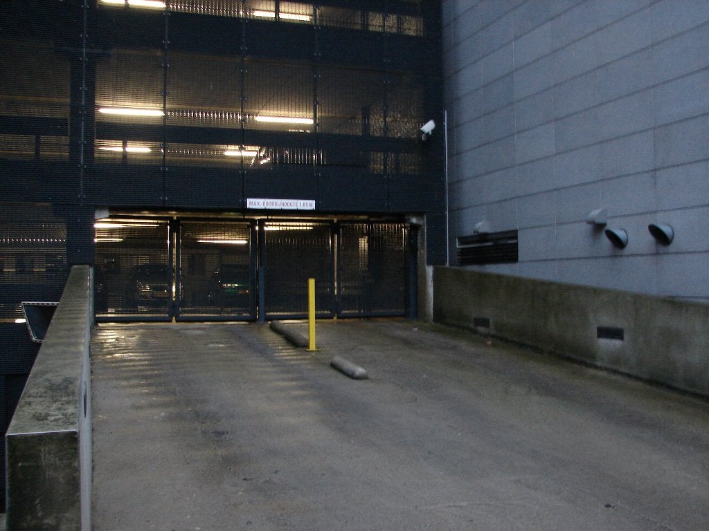 Rotterdam City Center Parking — Secure/gated, Huizen en Kamers, Garages en Parkeerplaatsen, Rotterdam