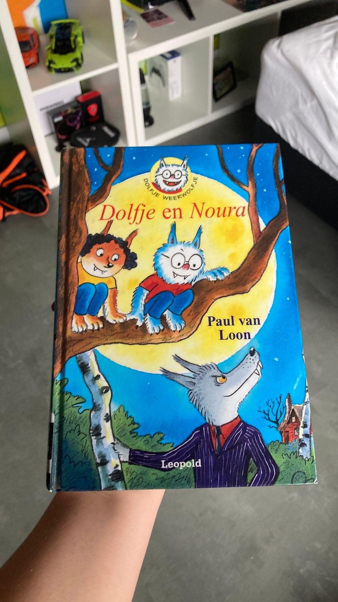 Dolfje en noura, Ophalen of Verzenden, Zo goed als nieuw