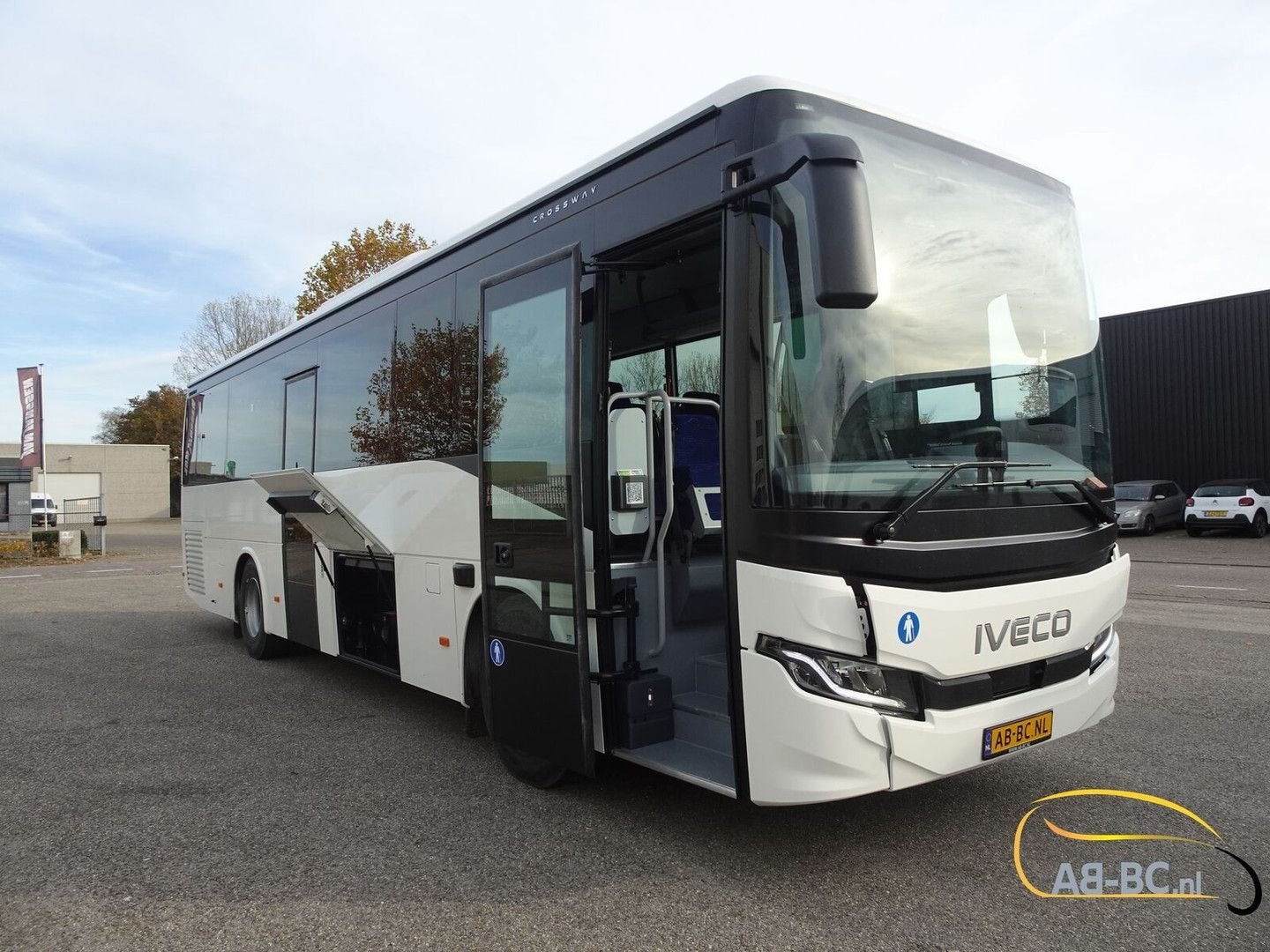 Iveco NEW 10.7 MTR Crossway 49 Seats + 14 Standees ADAS, Auto's, Vrachtwagens, Automaat, Iveco, Wit, Bedrijf