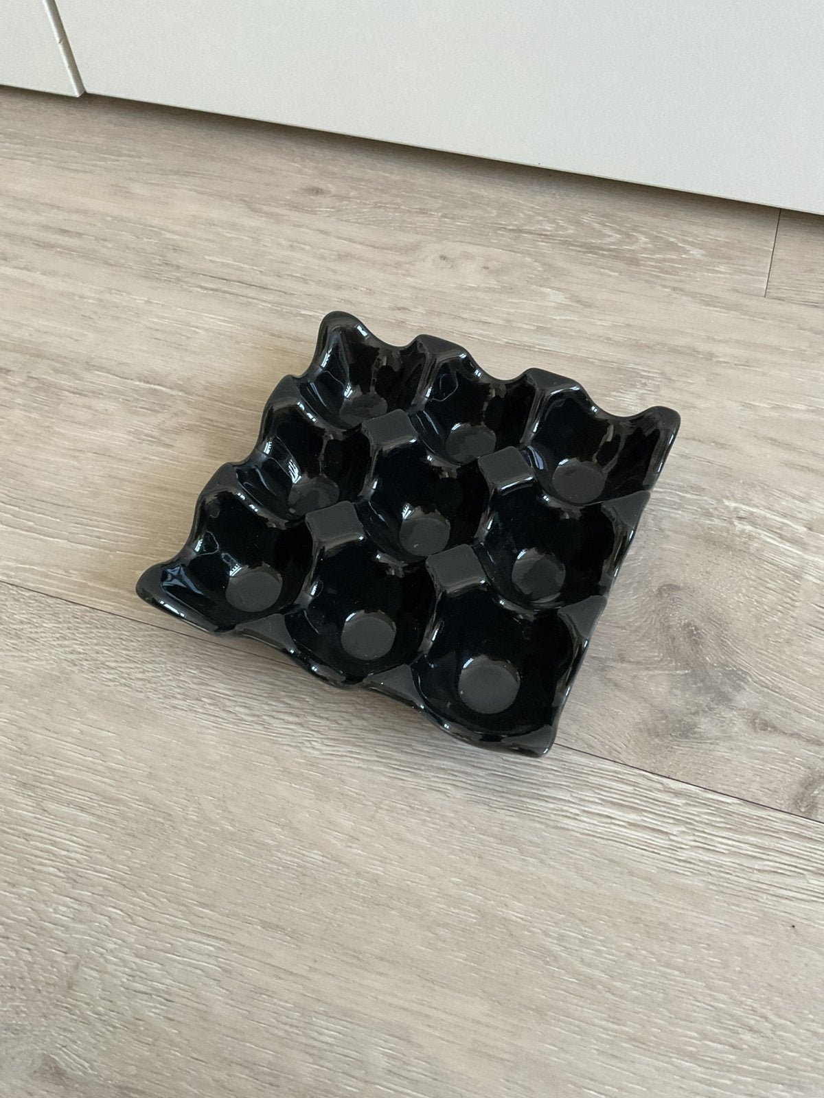 Zwarte eierhouder, Ophalen, Overige typen, Zo goed als nieuw, Zwart