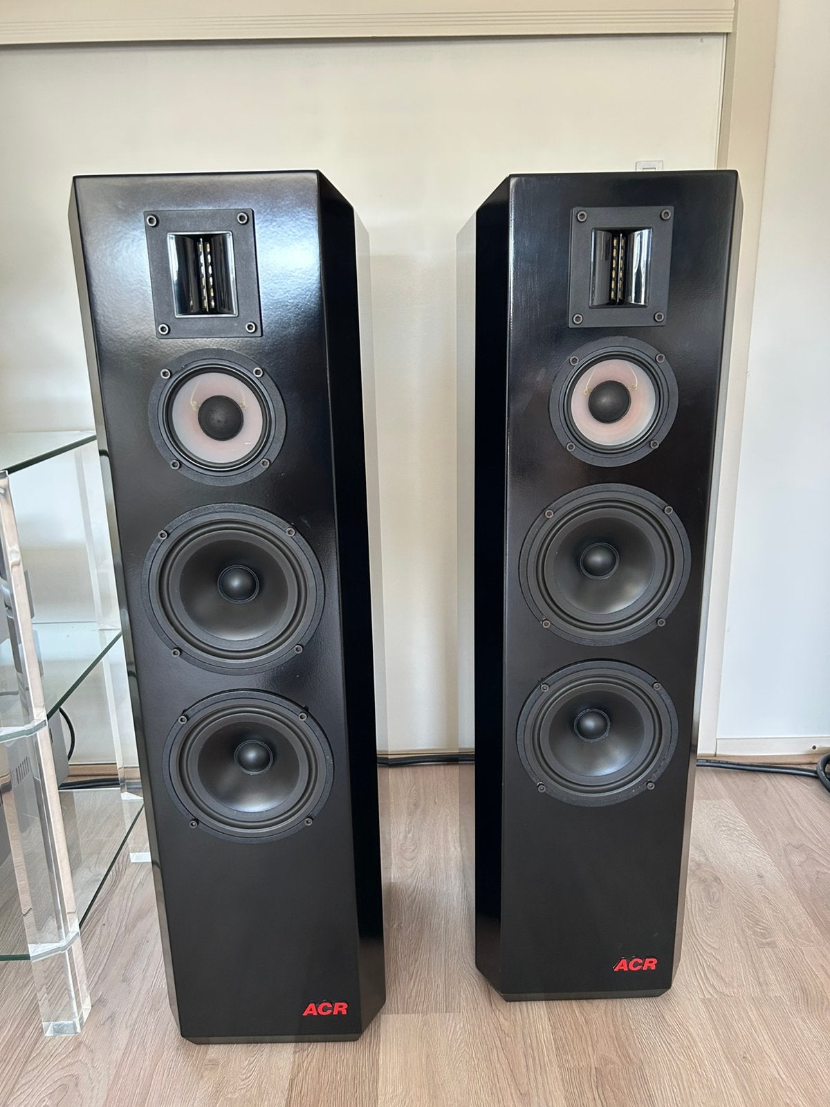 ACR RP100 hoogglans zwart – High End klassiekers, Vloerstaande luidspreker, Gebruikt, 120 tot 150 watt, Basreflex
