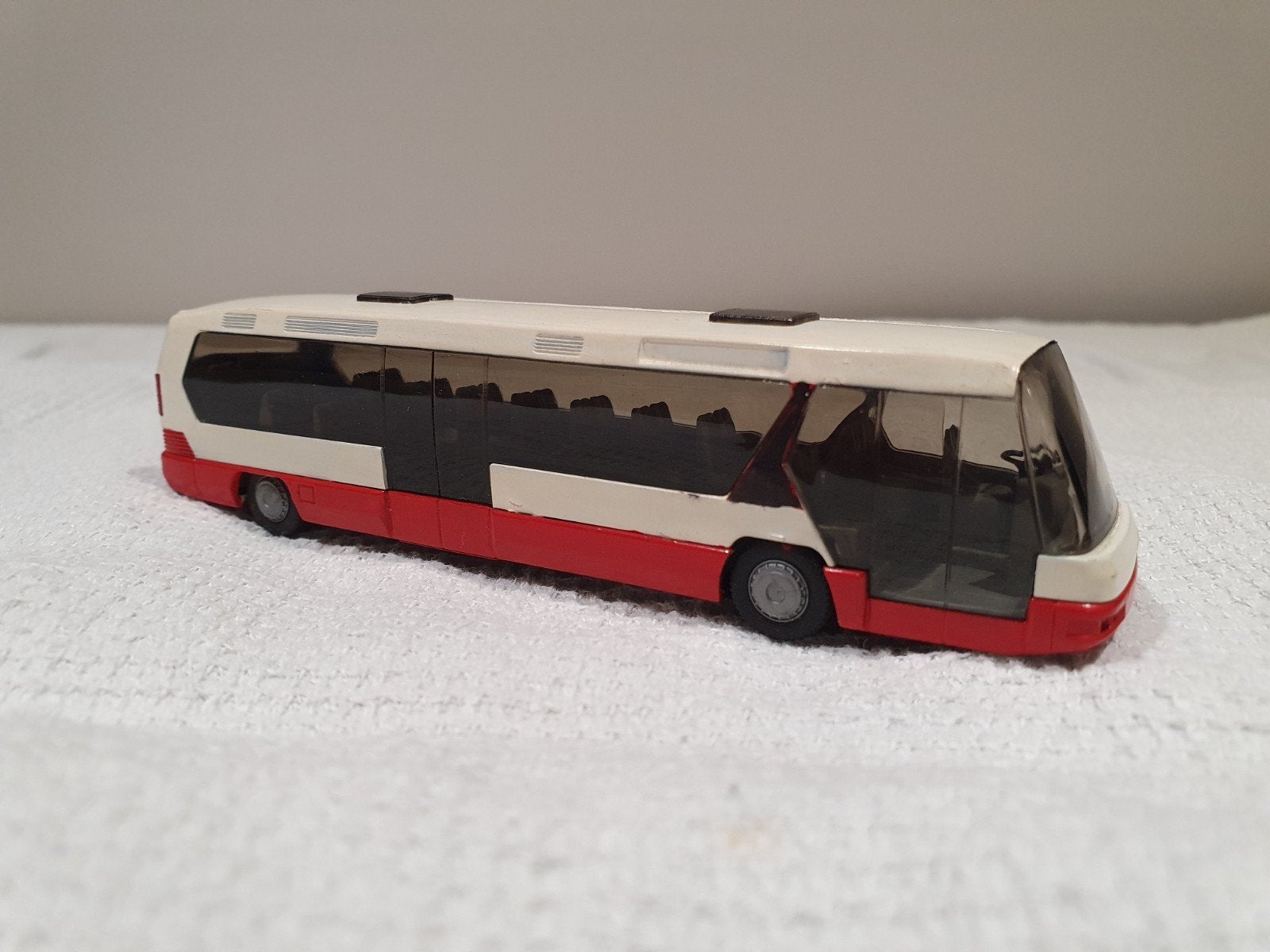 Rietze Neoplan Metroliner bus 1:87 rood/wit, Ophalen of Verzenden, Gebruikt, Bus of Vrachtwagen, Rietze