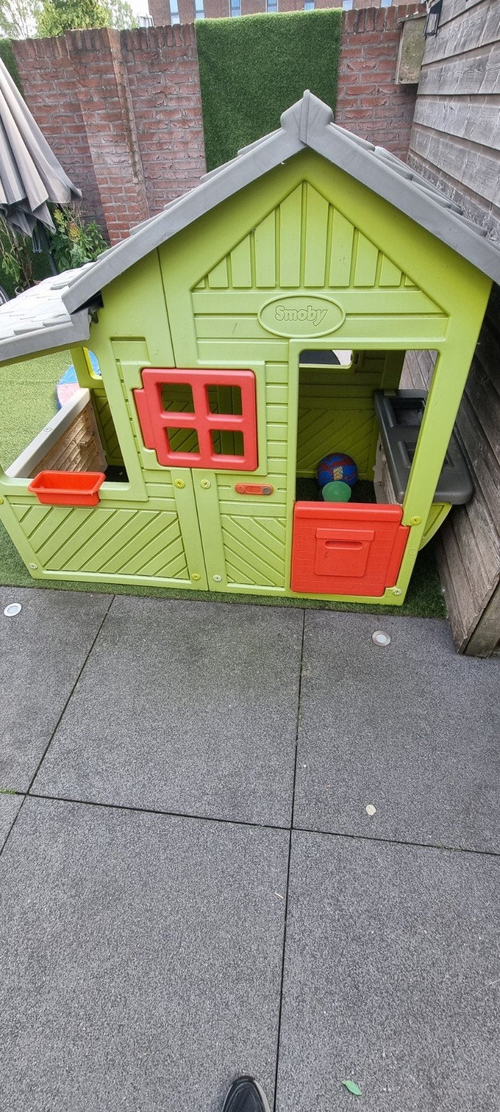 Smoby Speelhuisje met keuken en picknicktafel, Ophalen, Gebruikt, Kunststof