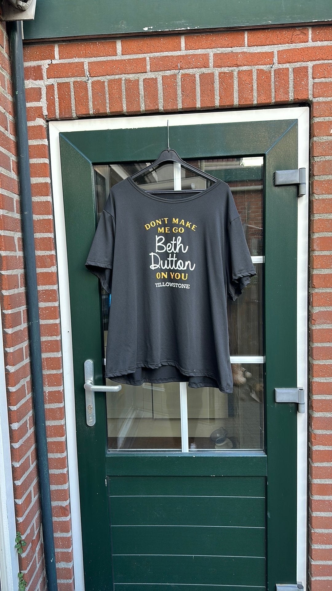 Yellowstone T-shirt Beth Dutton, Kleding | Dames, Ophalen of Verzenden, Nieuw, Zwart, Shirt of Top