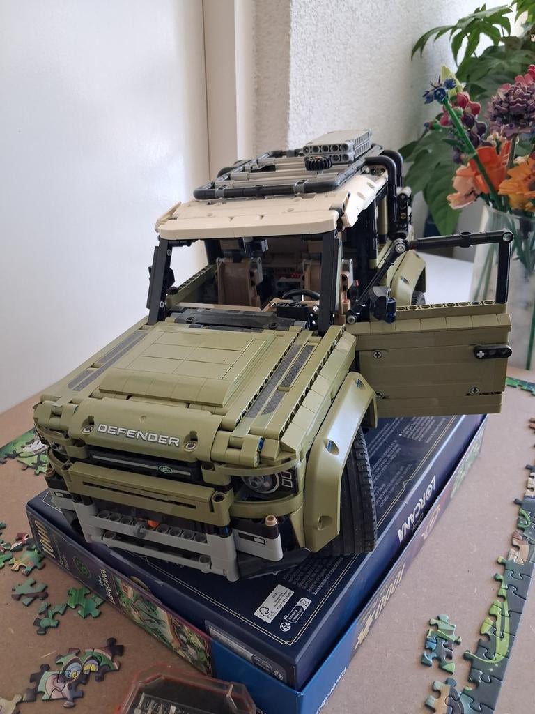 Lego Technic Land Rover Defender 42110, Ophalen of Verzenden, Zo goed als nieuw, Overige merken