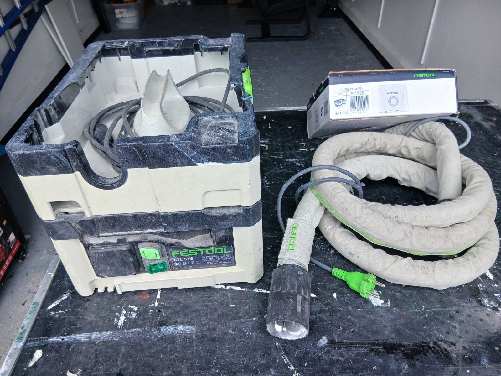 festool stofzuiger met stofzakken, Ophalen, Zo goed als nieuw, 1200 watt of meer, Overige typen