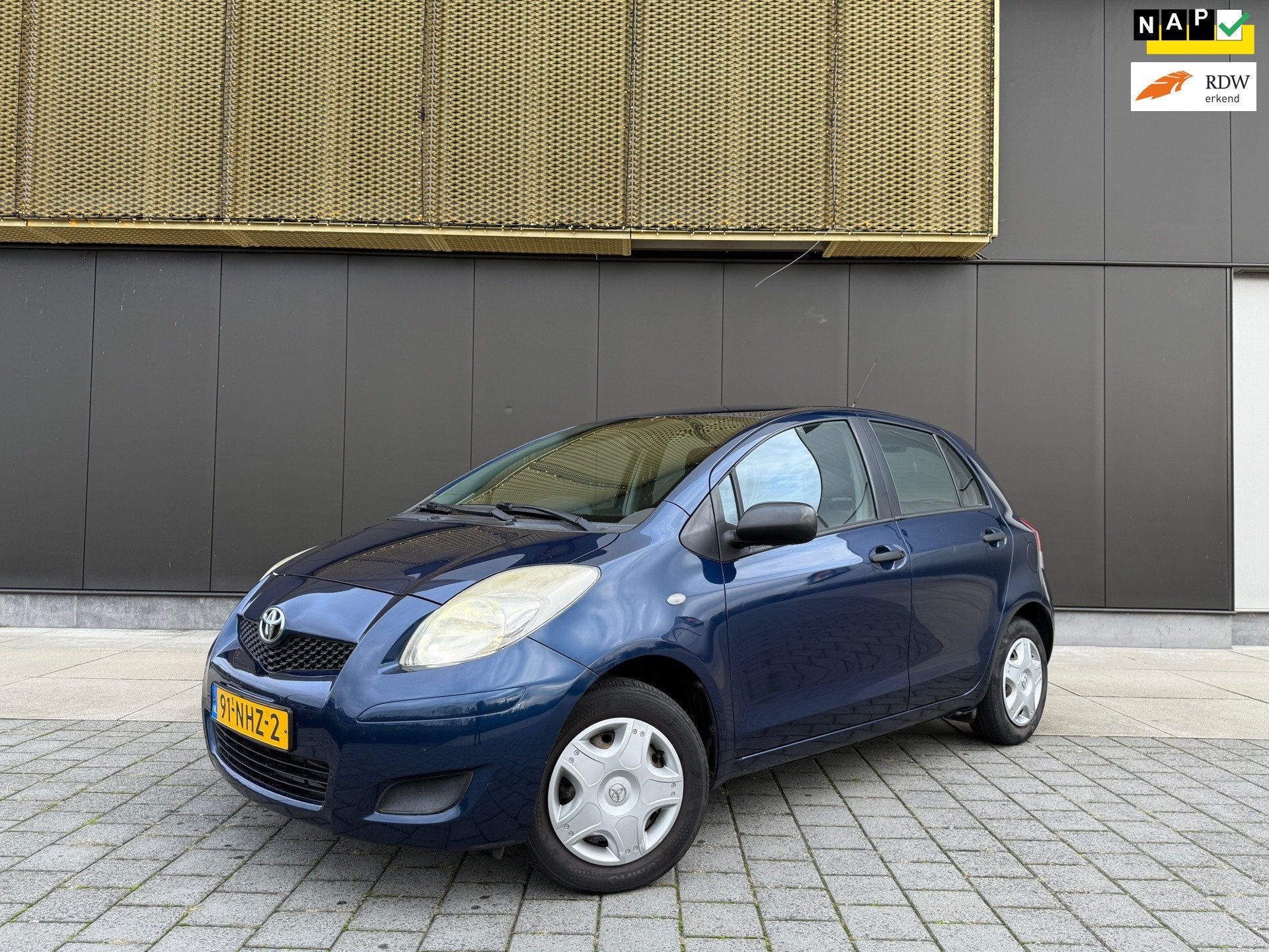 Toyota Yaris 1.0 VVTi Acces | Airco | Elektr ram | Trekh | 5, Auto's, Voorwielaandrijving, Euro 5, Stof, Elektrische ramen