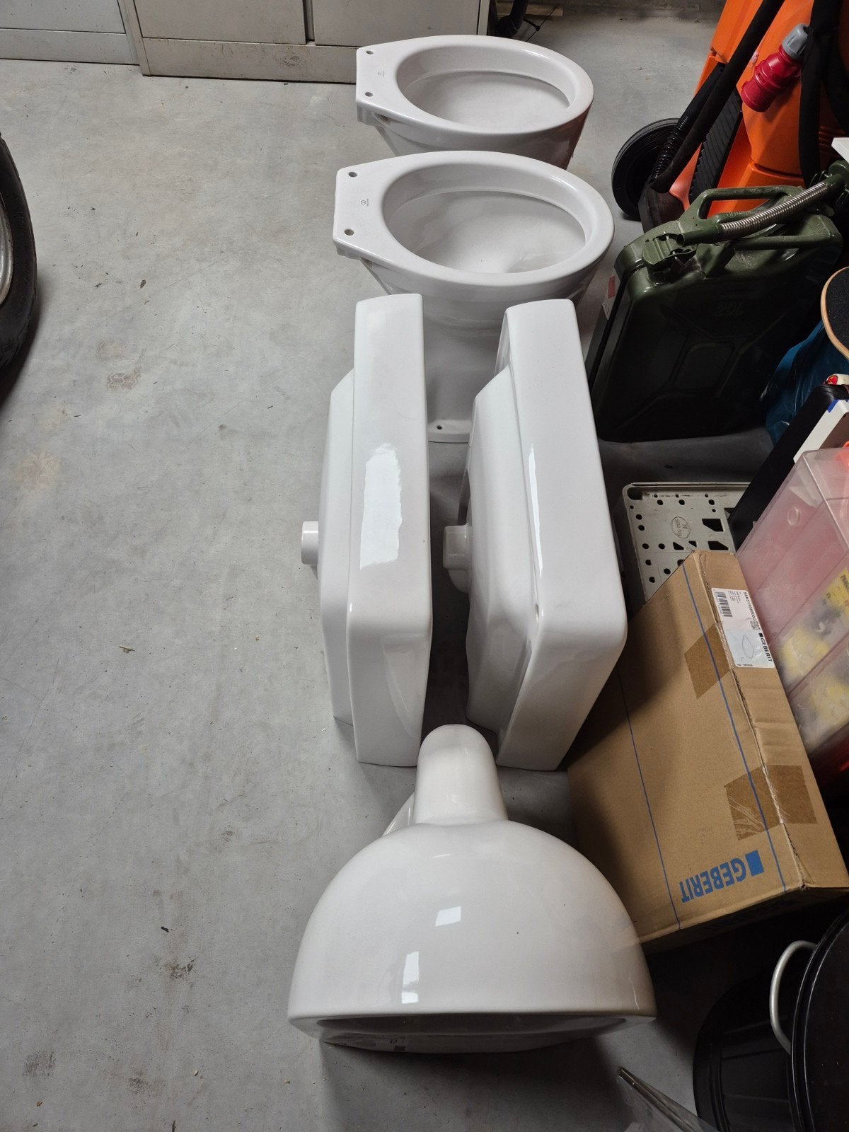 diverse Nieuw sanitair, Ophalen, Nieuw, Steen, Toilet