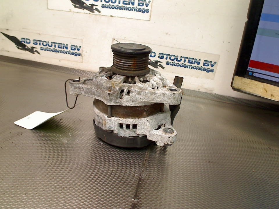 Dynamo Toyota Hilux V/VI (2015-05/..) 1042113670, Gebruikt, Kundenbetreuung@toyota.de, Toyota-Allee 2, Köln 50858, , Duitsland