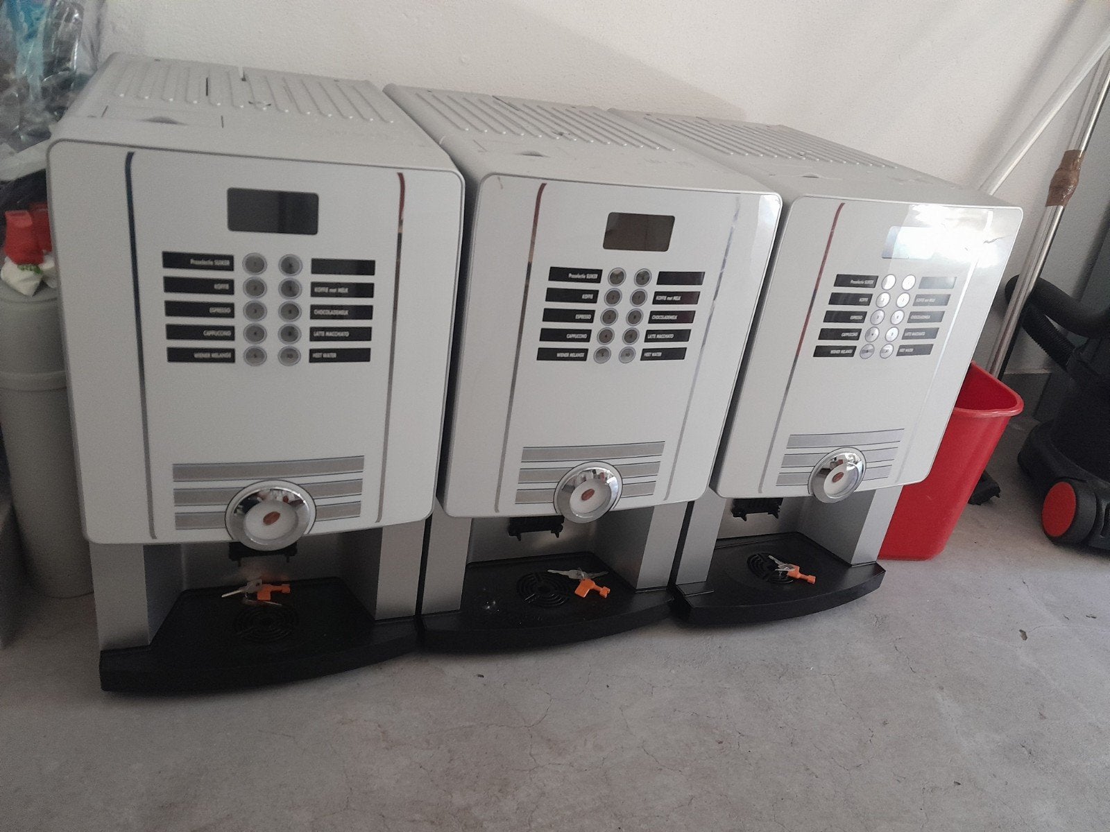 Rhea eC Speed Koffiemachines (3 stuks), Witgoed en Apparatuur, 10 kopjes of meer, Ophalen, Gebruikt, Overige typen