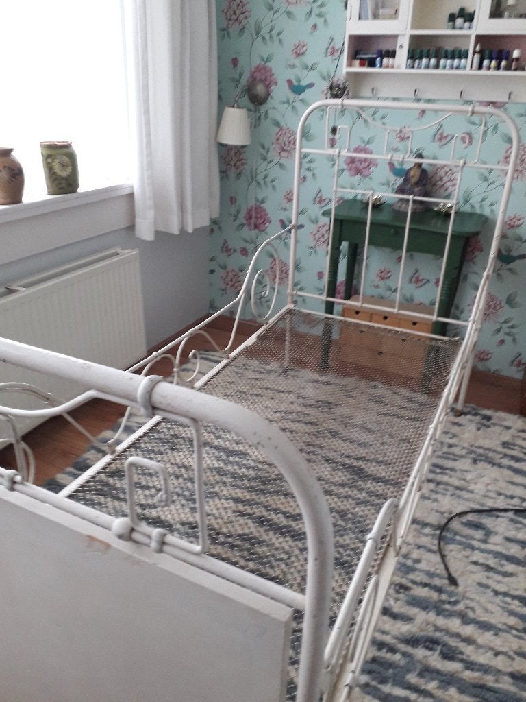 Brocante spijlenledikant, Ophalen