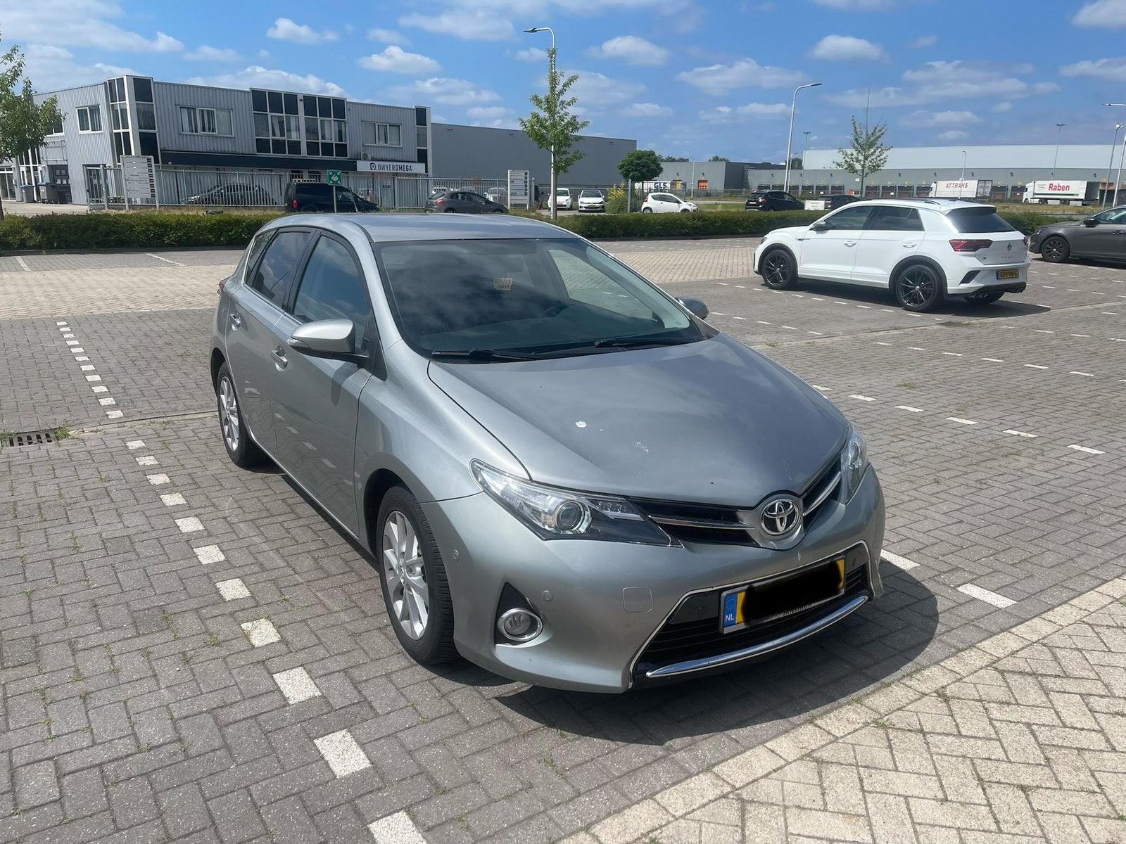 Toyota Auris 1.6 benzine 127.000km lichte schade, Auto diversen, Schadeauto's, Ophalen, Zilver of Grijs, Benzine